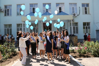 ЭМГ и Элистинский лицей вошли в топ-50 и топ-100 лучших школ